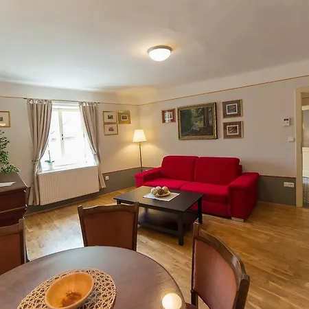 Apartmán Latran 43 *